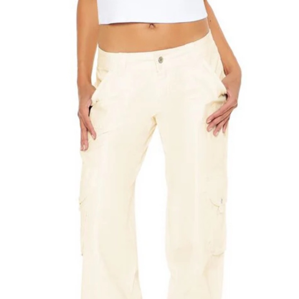 Forever 21 Cream low rise Cargo Pants